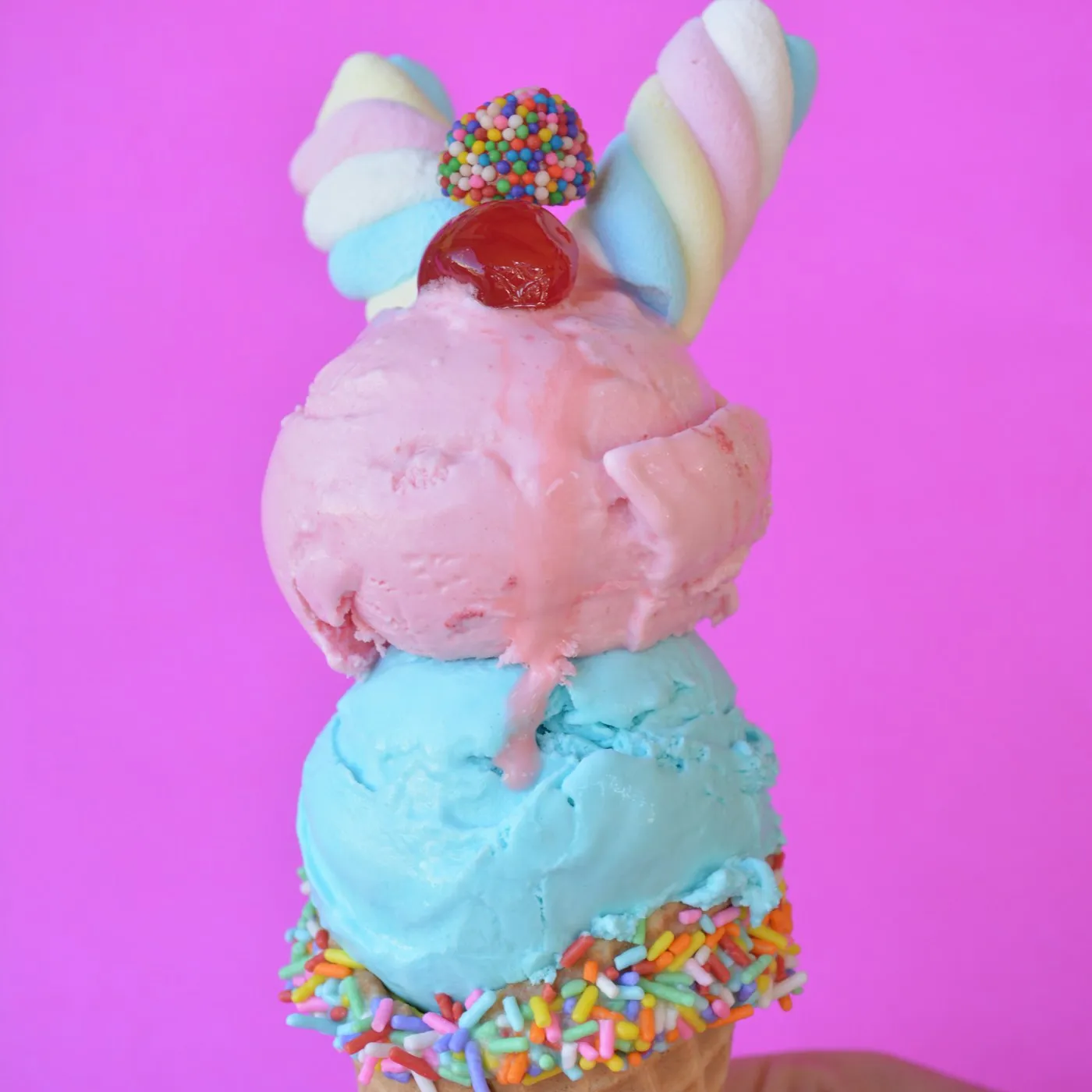 Sundae Social scoops